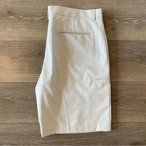 W38 Like New Grand Slam Performance Men's Athletic Golf Shorts Dark Chalk Color